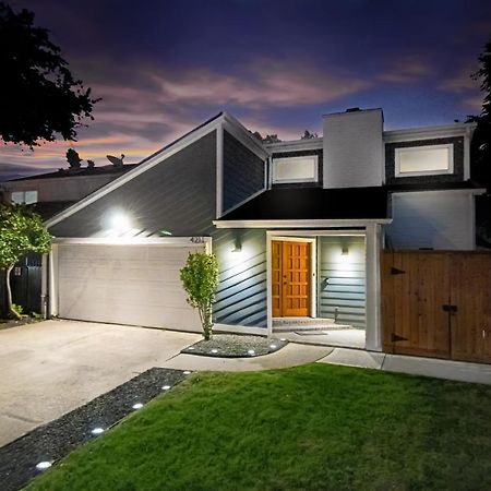 Open Airy Custom Designed Home - 2Kings - Sleeps 14 ヒューストン エクステリア 写真