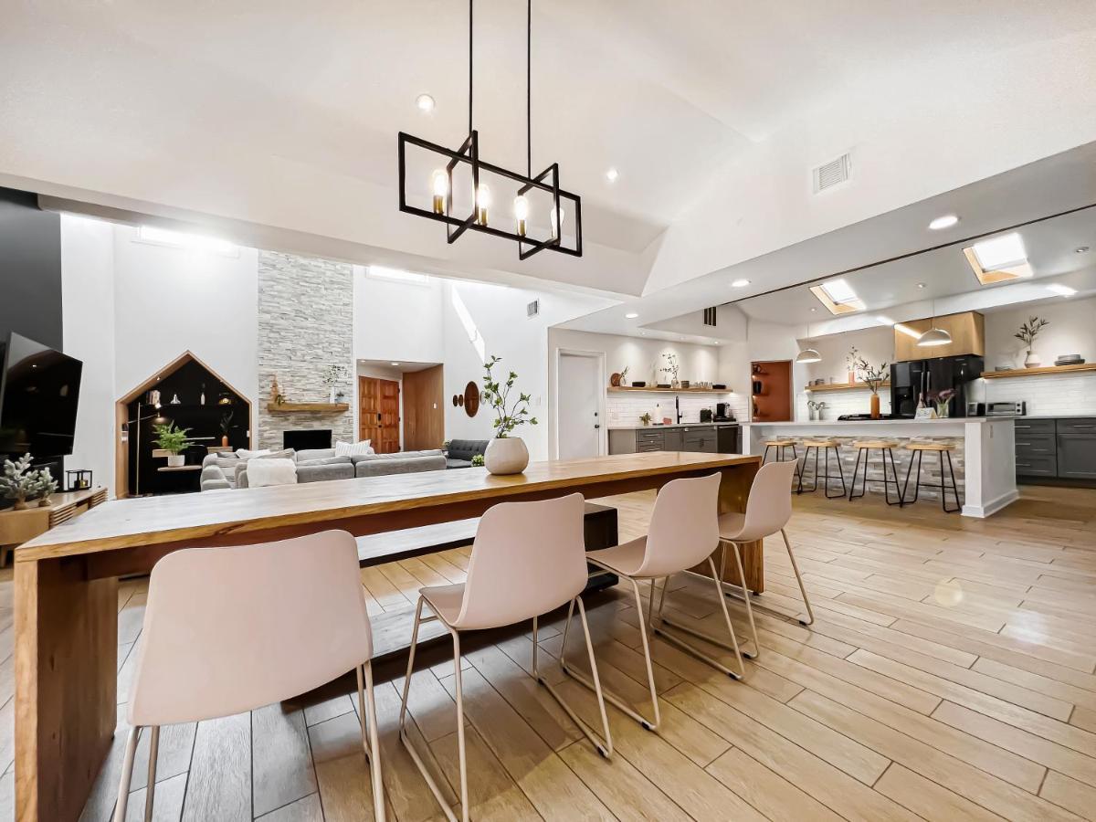 Open Airy Custom Designed Home - 2Kings - Sleeps 14 ヒューストン エクステリア 写真