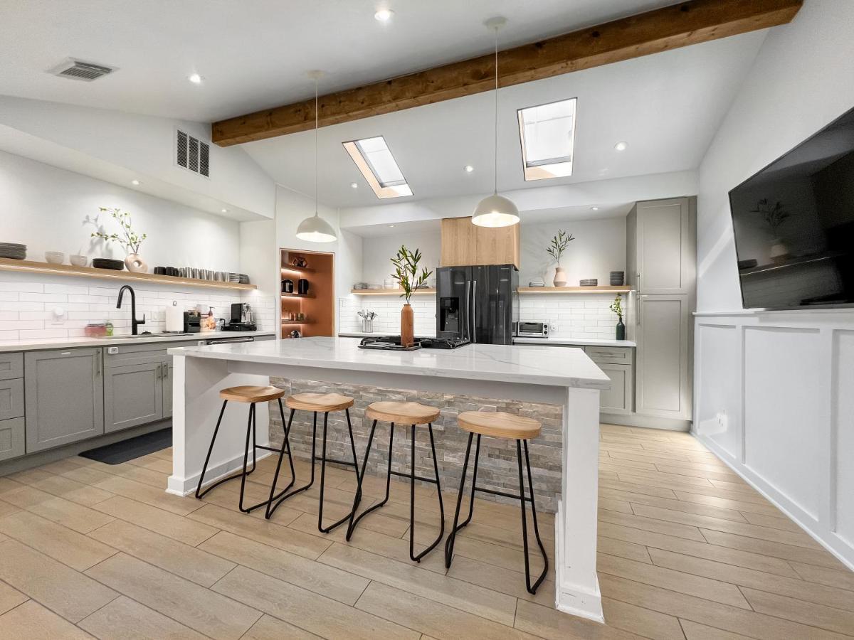 Open Airy Custom Designed Home - 2Kings - Sleeps 14 ヒューストン エクステリア 写真