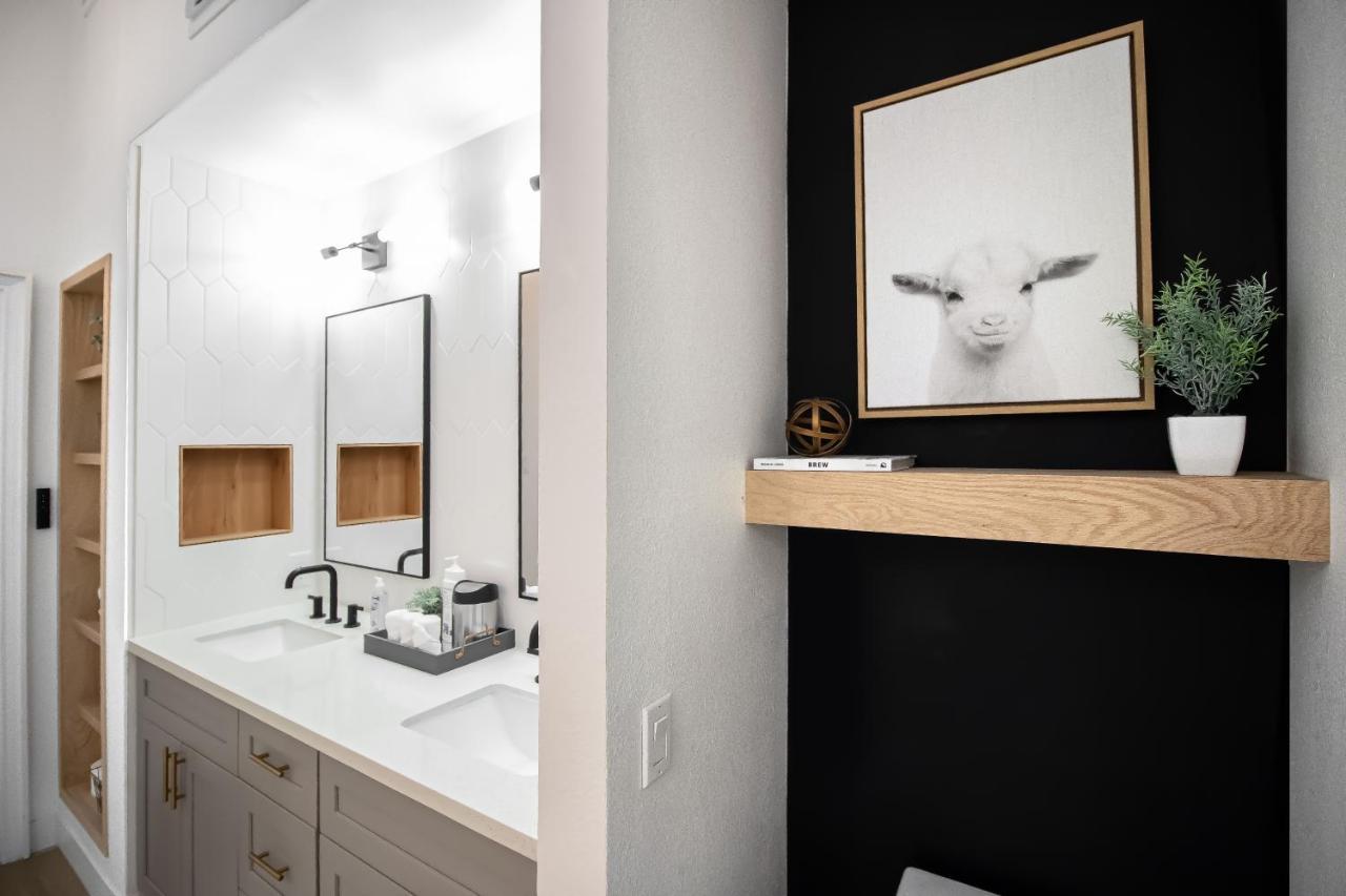 Open Airy Custom Designed Home - 2Kings - Sleeps 14 ヒューストン エクステリア 写真